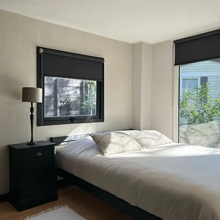 Spacious Two Bedroom Tatil Evi Hattemerbroek