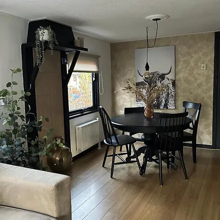 Spacious Two Person Hattemerbroek